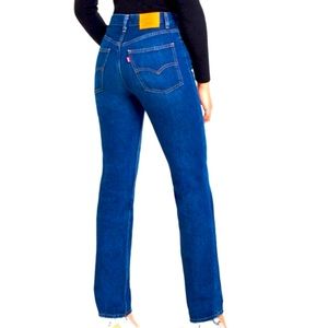 NWT Levi’s Premium Women’s 70s High Straight Jeans Classic Blue Wash 70’s New 29
